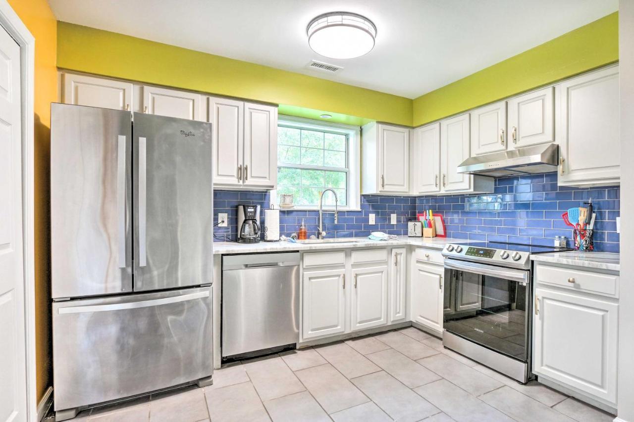 Peaceful Beaufort Home With Front Porch And Grill Екстериор снимка