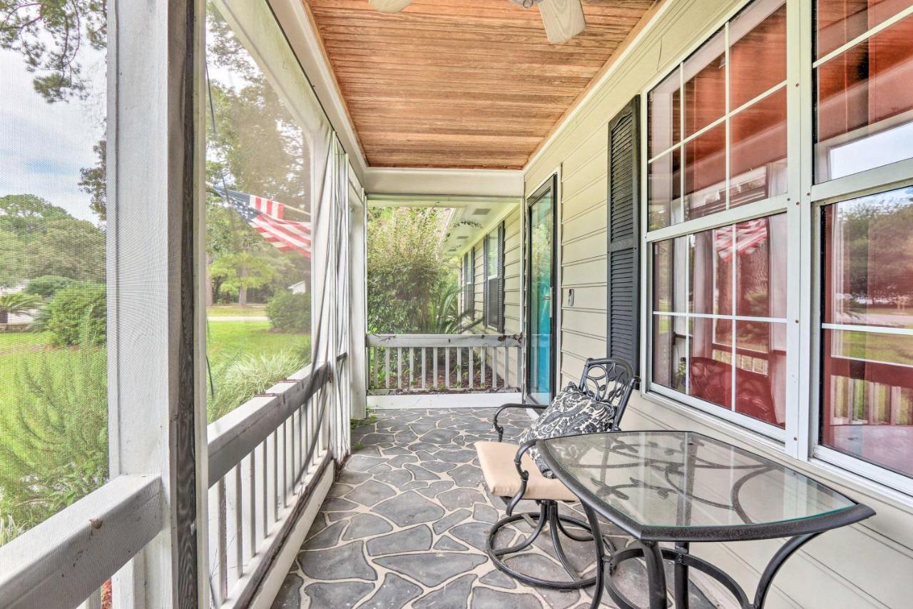 Peaceful Beaufort Home With Front Porch And Grill Екстериор снимка