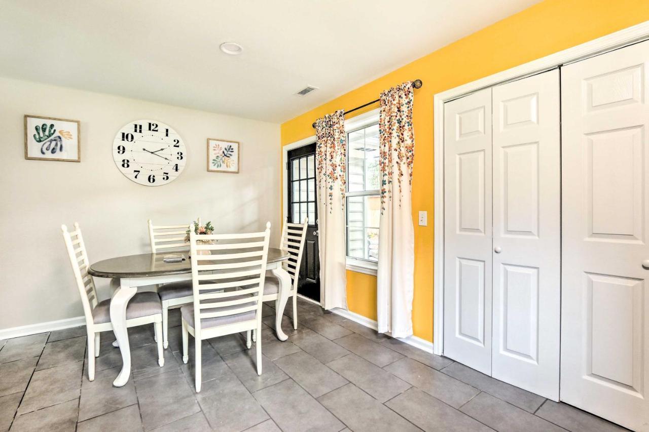 Peaceful Beaufort Home With Front Porch And Grill Екстериор снимка