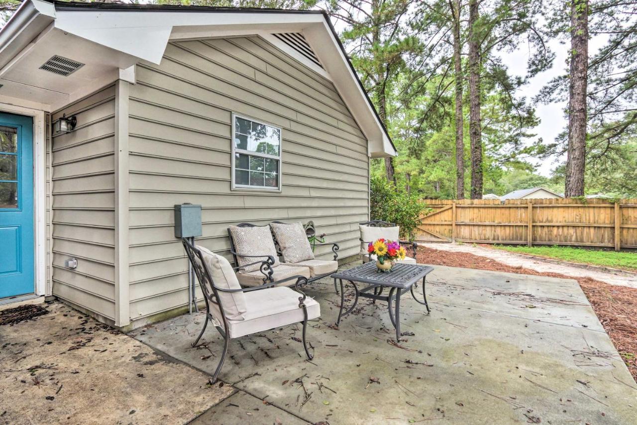 Peaceful Beaufort Home With Front Porch And Grill Екстериор снимка