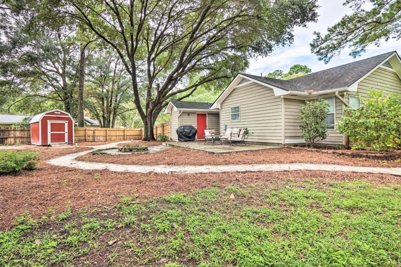 Peaceful Beaufort Home With Front Porch And Grill Екстериор снимка