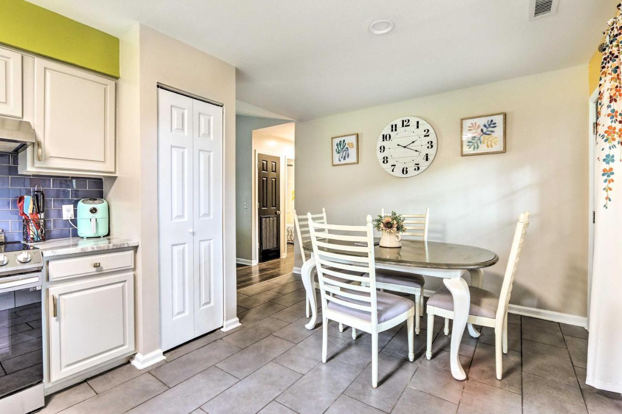 Peaceful Beaufort Home With Front Porch And Grill Екстериор снимка