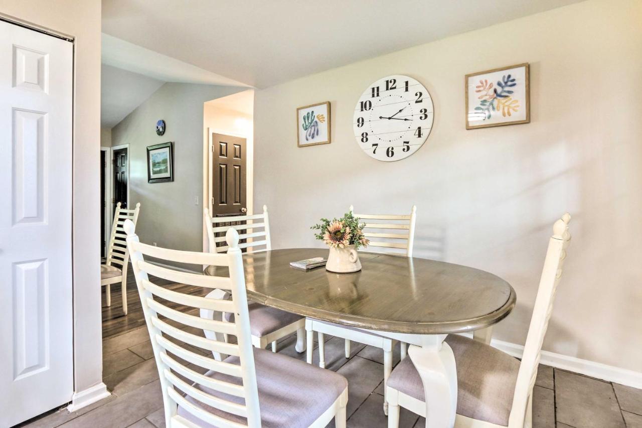 Peaceful Beaufort Home With Front Porch And Grill Екстериор снимка